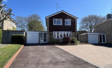 Bramley Crescent, Sonning Common Bramley Crescent, Sonning Common