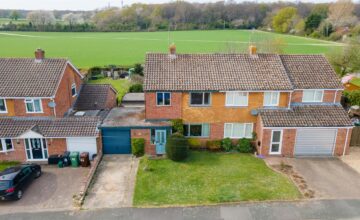 Orchard Avenue, Sonning Common Orchard Avenue, Sonning Common