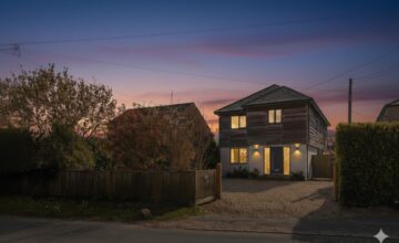 Magnolia Cottage, Gallowstree Common